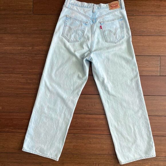 Levi's High-Waisted Straight Jeans Light Wash Size 30x29 - Picture 4 of 14